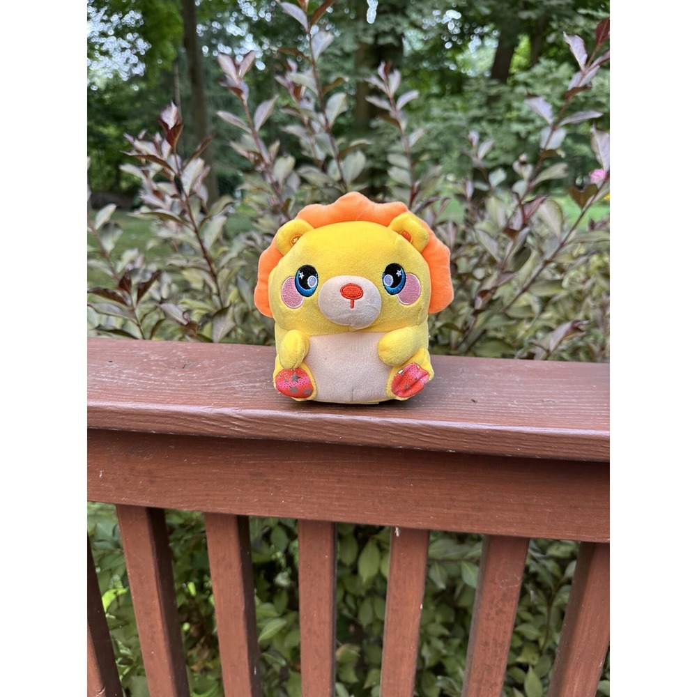 Plumpers LION plush 6" by Squeezamals 2019